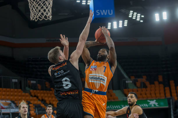 随着本赛季 随着本赛季